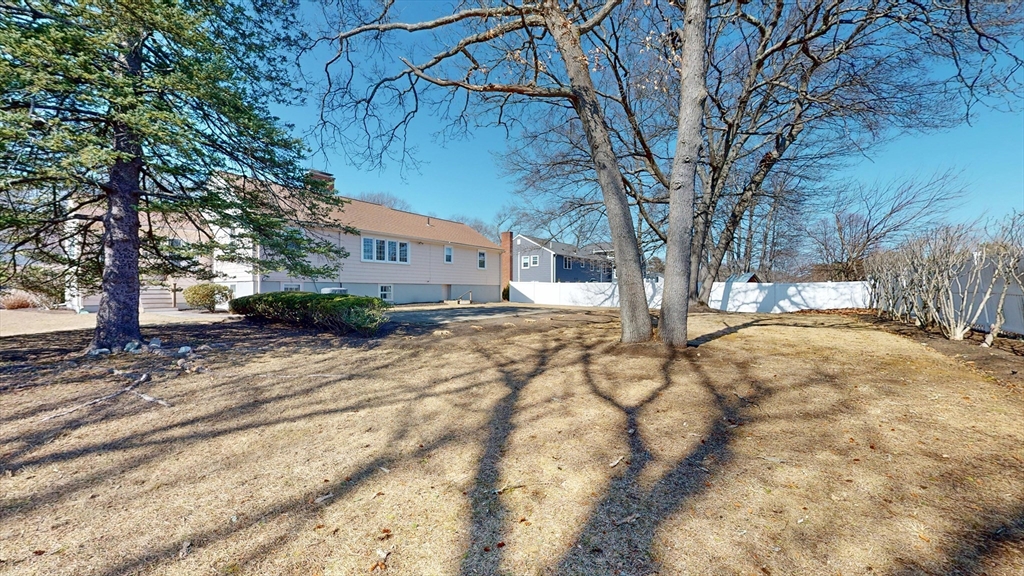 33 Gregory Road Wakefield, MA 01880 - Photo 15 of 19