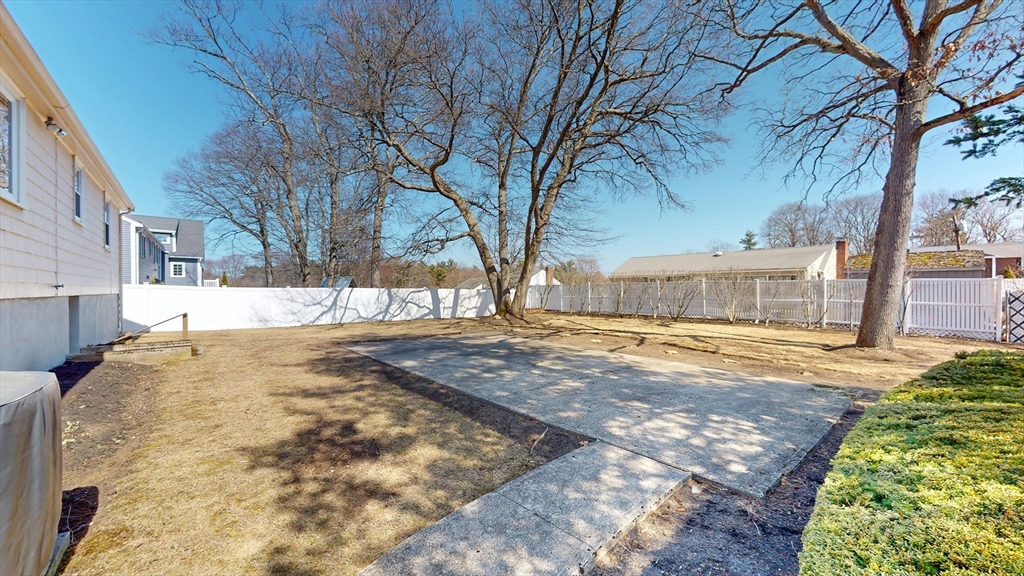 33 Gregory Road Wakefield, MA 01880 - Photo 16 of 19