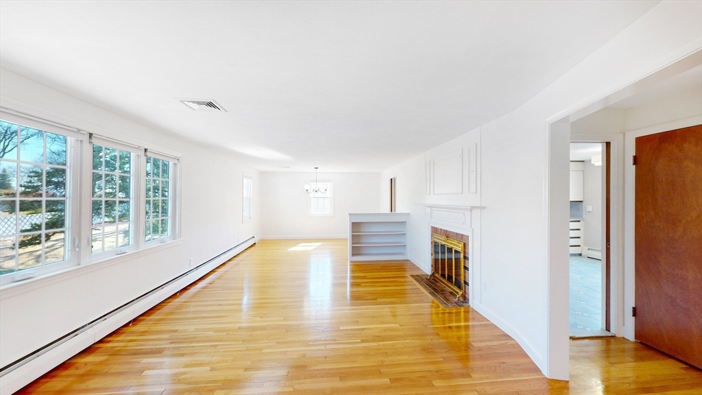 33 Gregory Road Wakefield, MA 01880 - Photo 2 of 19