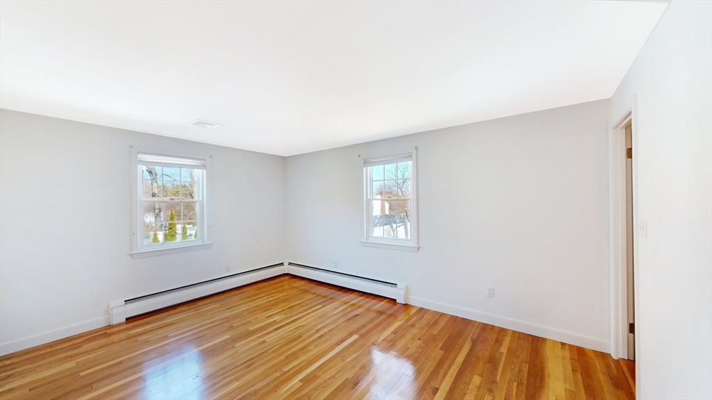 33 Gregory Road Wakefield, MA 01880 - Photo 8 of 19