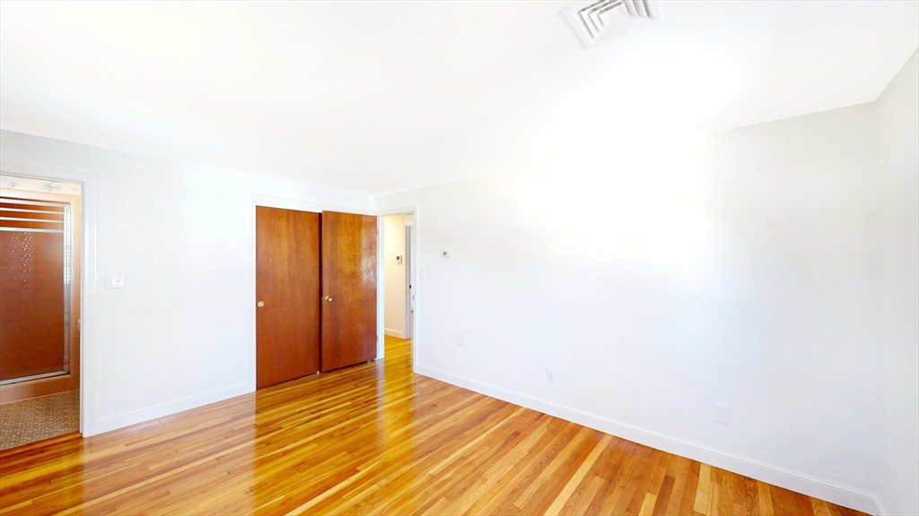 33 Gregory Road Wakefield, MA 01880 - Photo 9 of 19