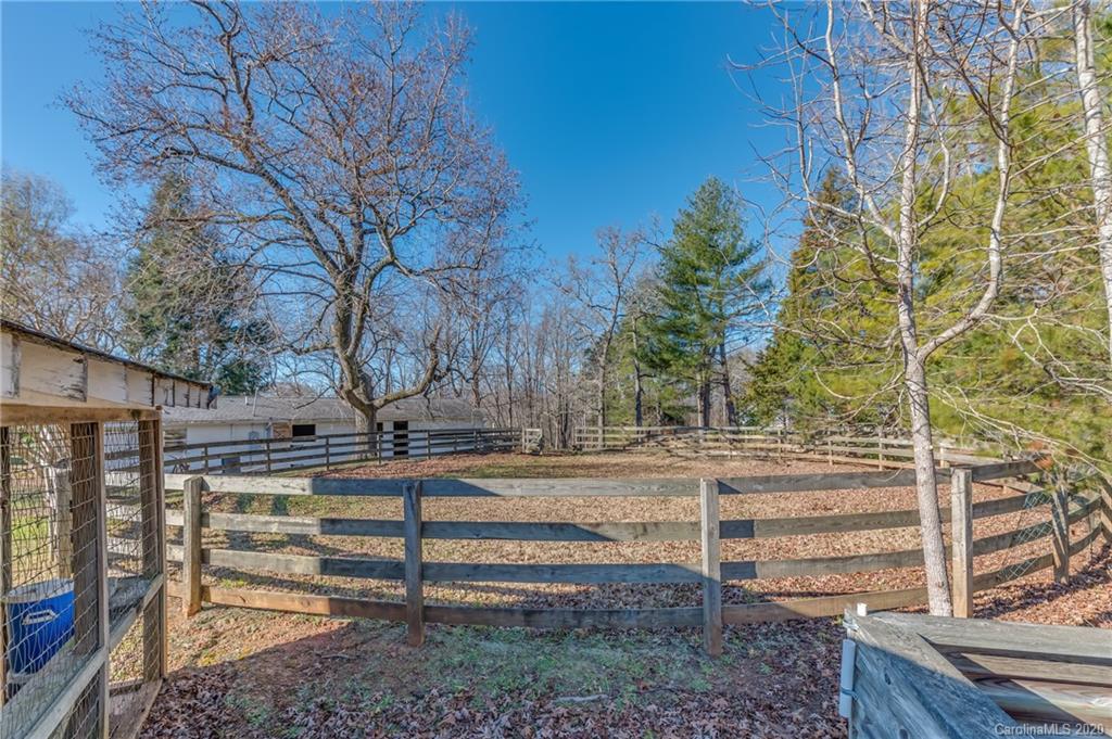 5975 Hunting Country Road Tryon, NC 28782 - Photo 9 of 47 a view of park on side of street