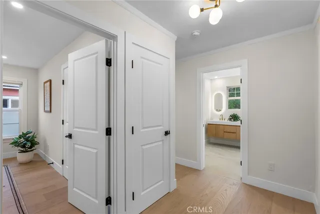 a view of entryway with kitchen