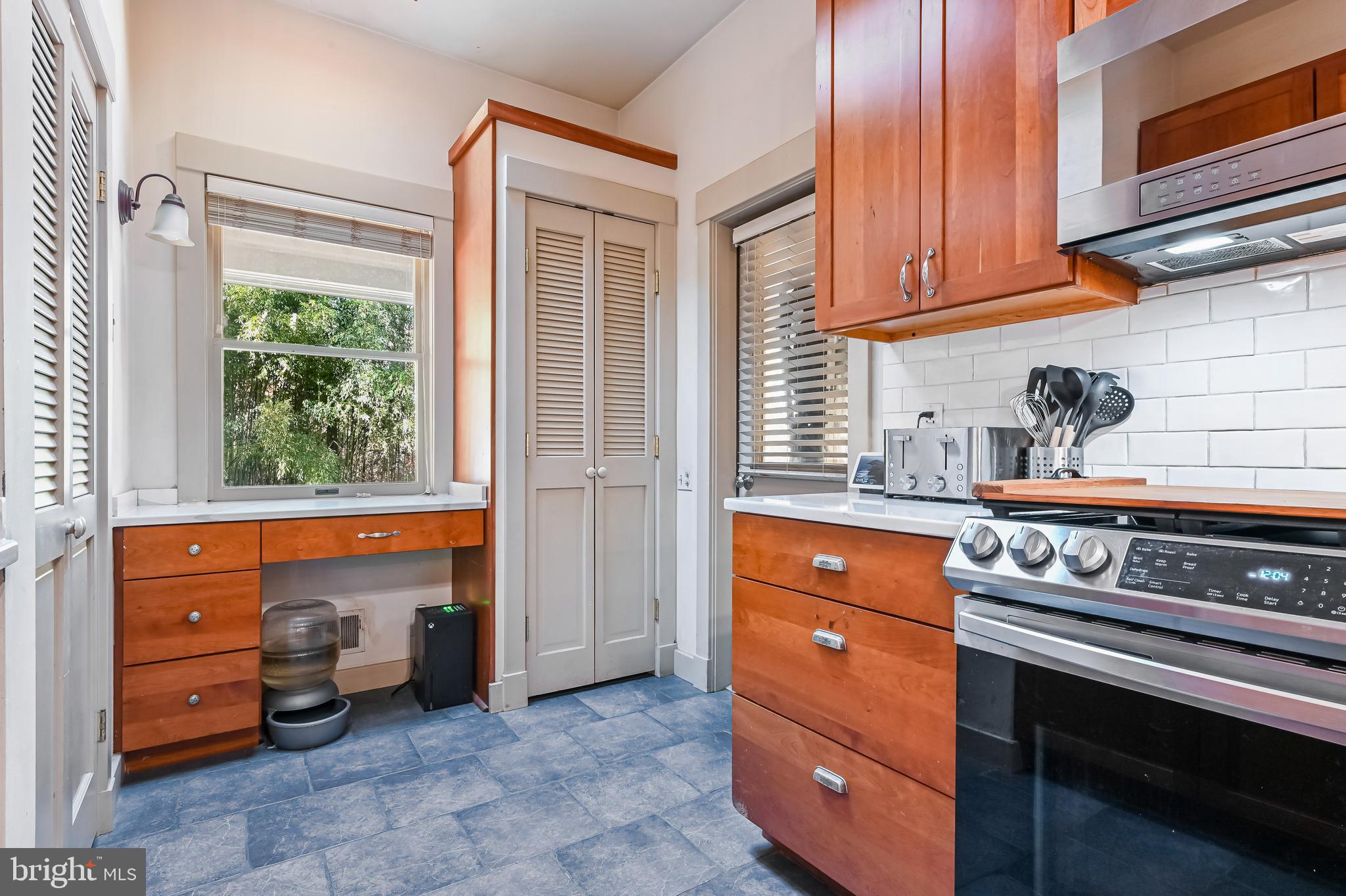 4921 Idlewilde Road Shady Side, MD 20764 - Photo 27 of 58 Quartz Counters . Built-In Computer/Recipe Desk