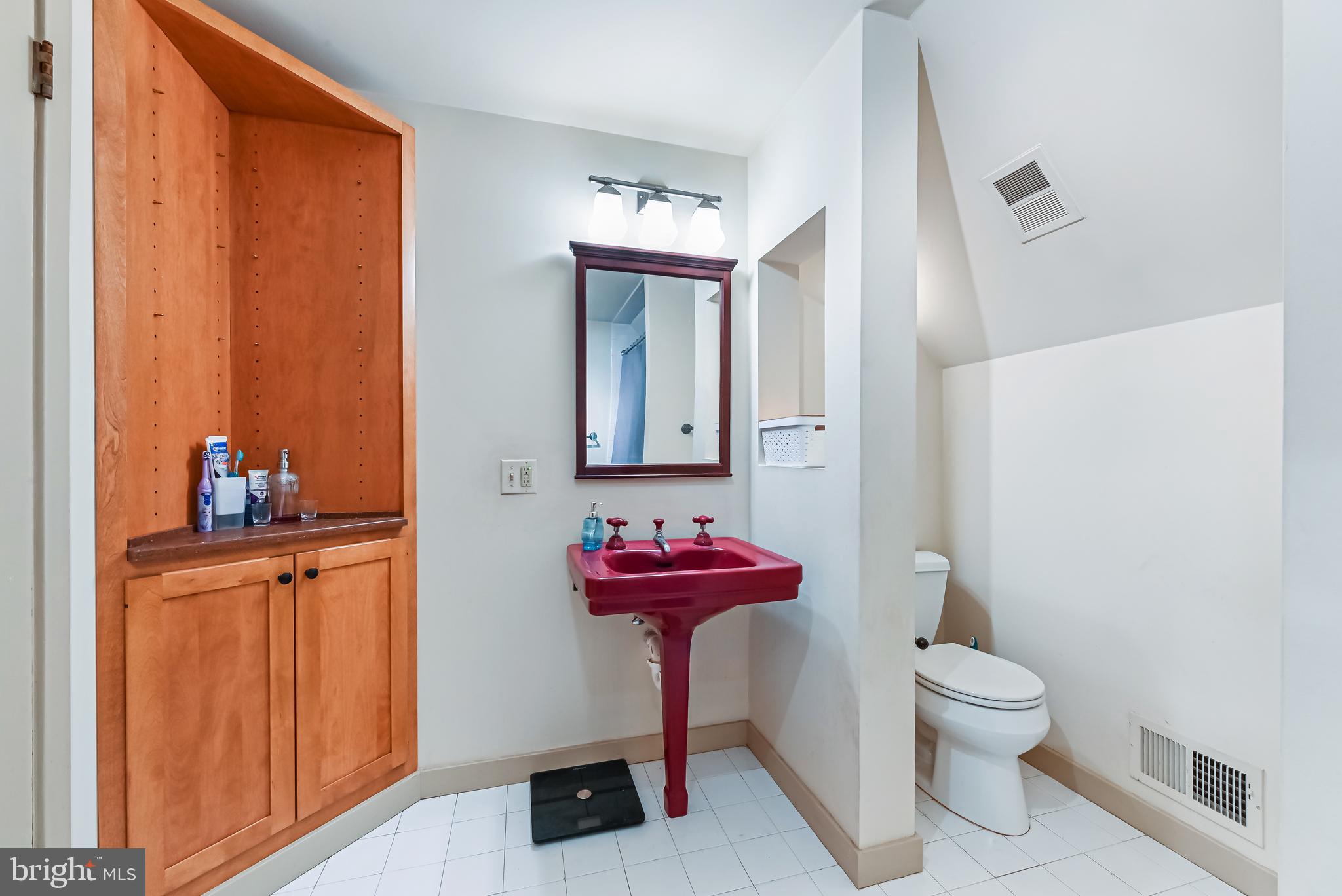 4921 Idlewilde Road Shady Side, MD 20764 - Photo 53 of 58 Upper Level Full Tiled Bath w/Retro Pedestal Sink