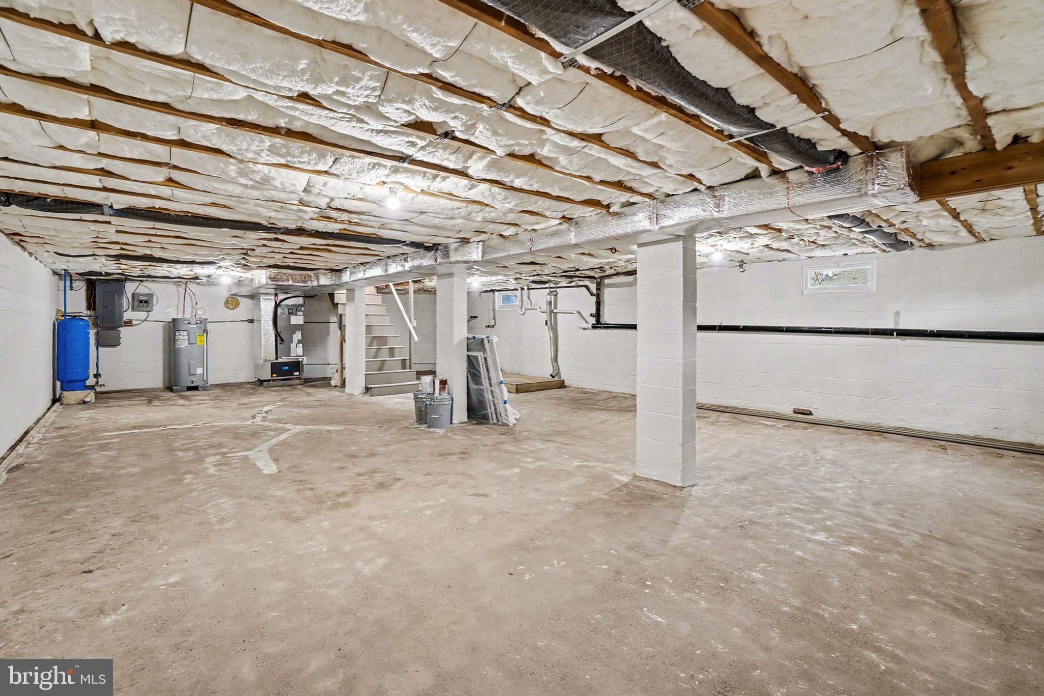 6216 Locust Street Harrisburg, PA 17112 - Photo 18 of 28 a view of a garage