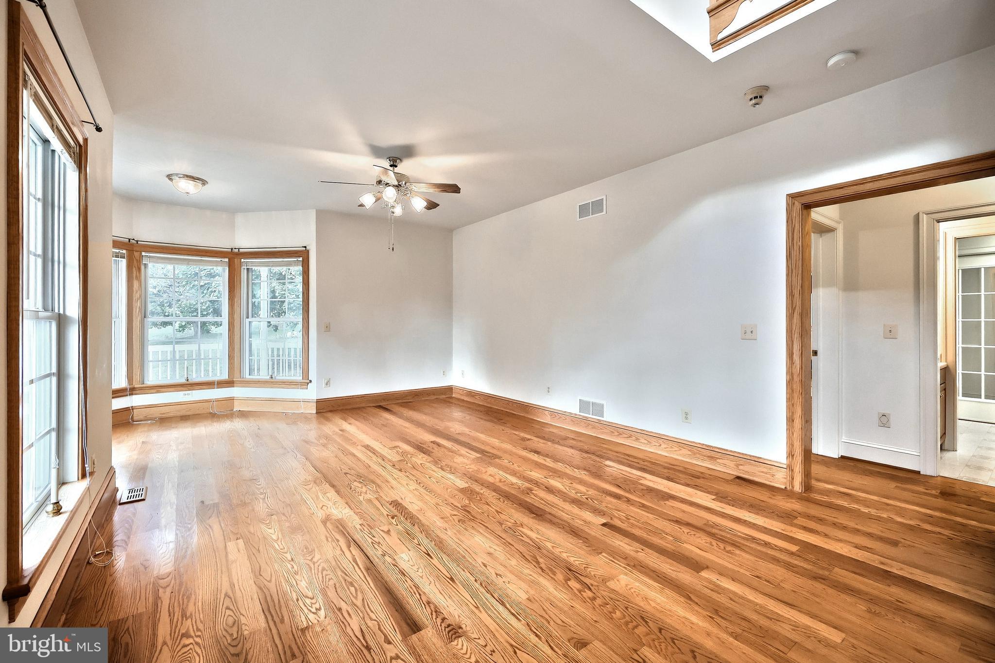 61 West McKinley Road Delta, PA 17314 - Photo 32 of 94 Living room at front of house