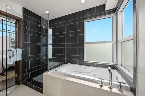$1,369,777 | 257 South Hudson Avenue, Unit 301, Pasadena, CA 91101