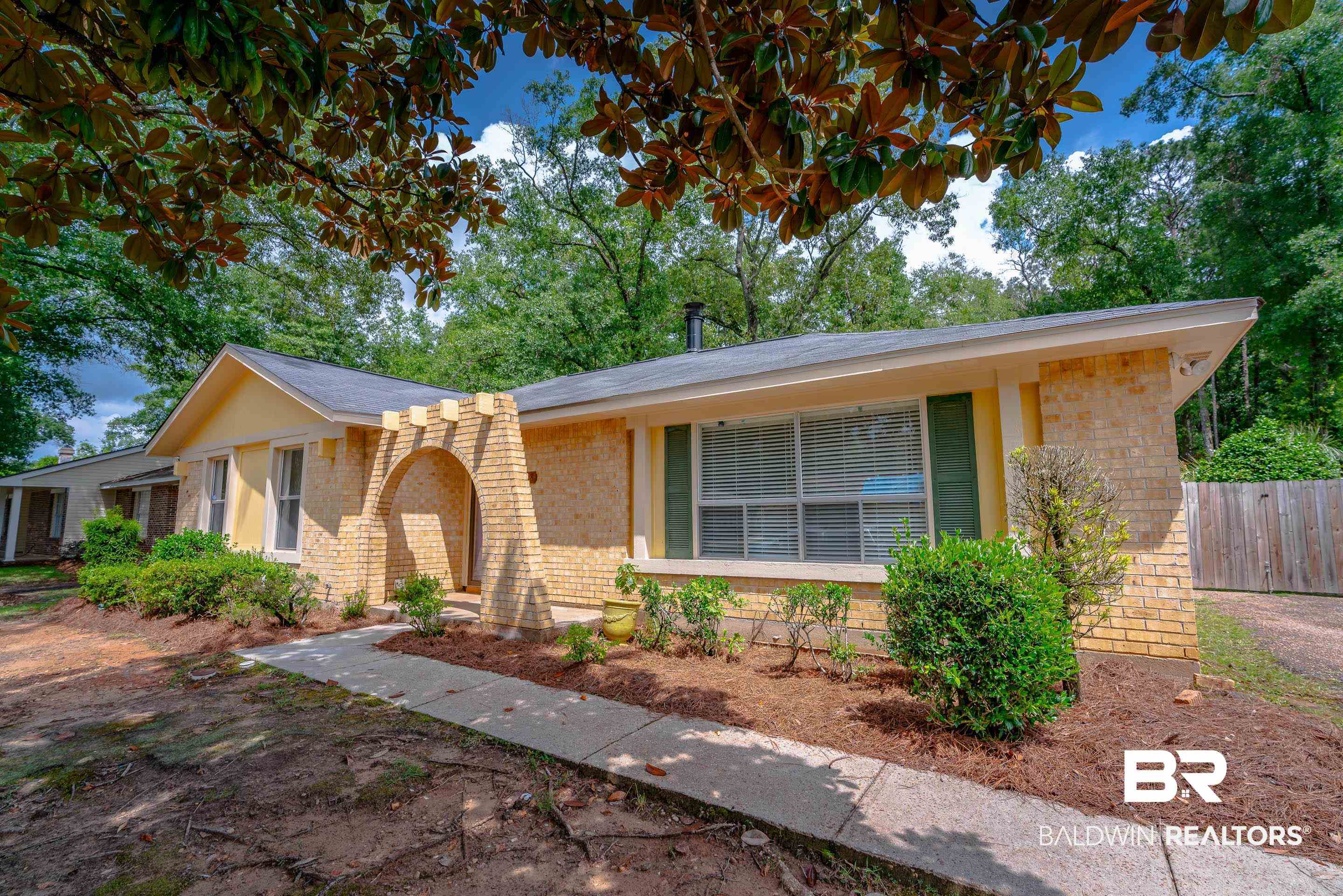 1808 Southampton Way Mobile, AL 36618 - Photo 2 of 36