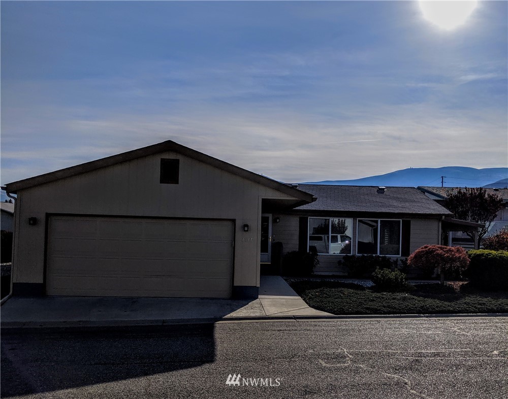 1637 Meadow Ridge Drive, Unit 23 Wenatchee, WA 98801 - Photo 1 of 18 Gallery Image 1