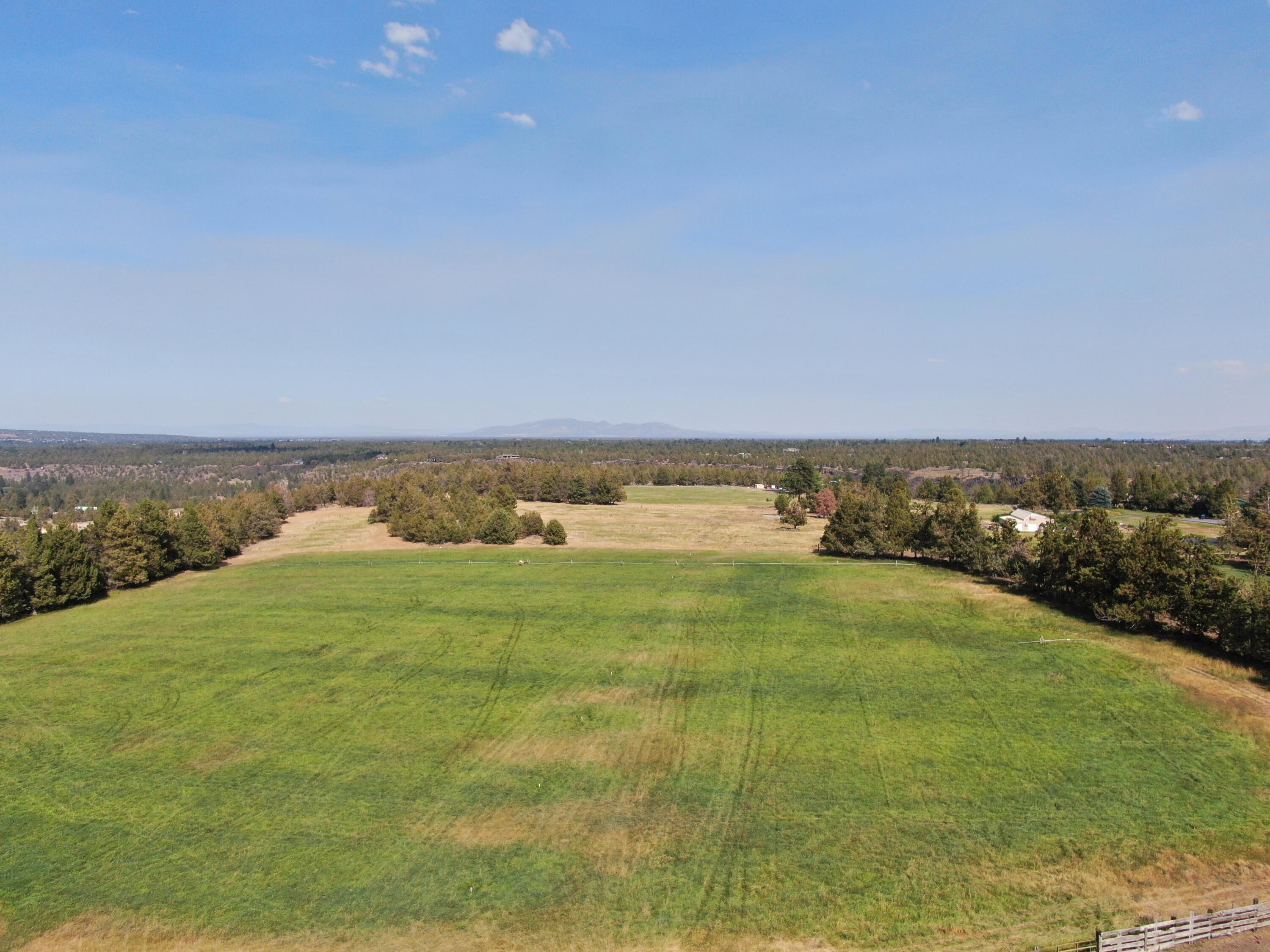 63850 Johnson Road Bend, OR 97703 - Photo 10 of 49 East Pasture