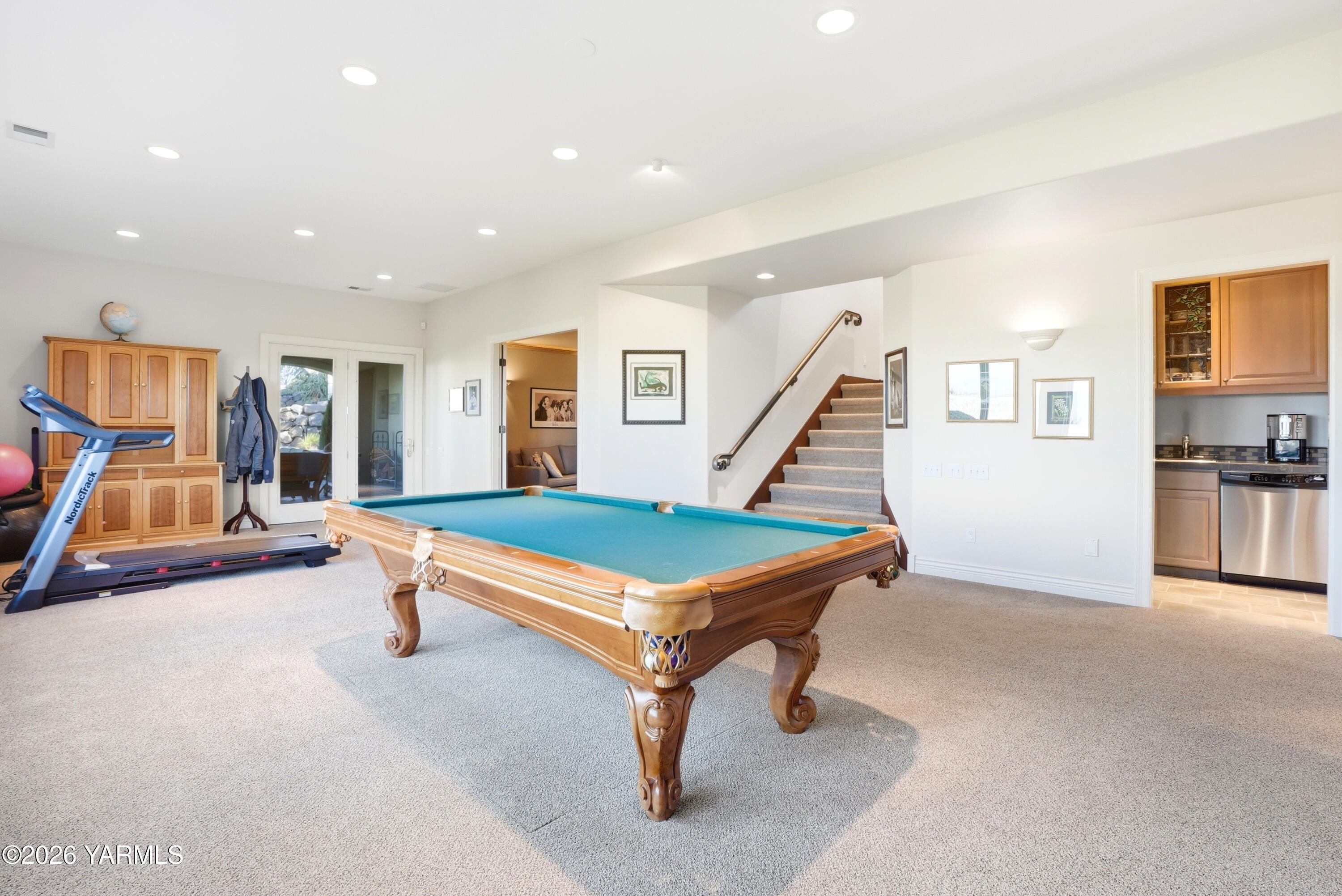 660 Noble Hill Road Yakima, WA 98908 - Photo 33 of 63 a room with furniture pool table and windows