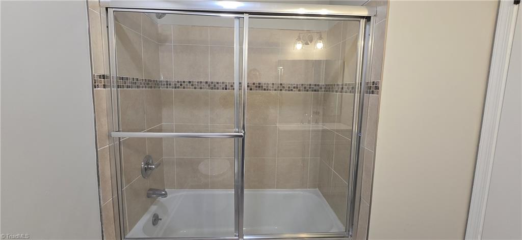 1746 Stoneybrook Drive High Point, NC 27265 - Photo 27 of 45