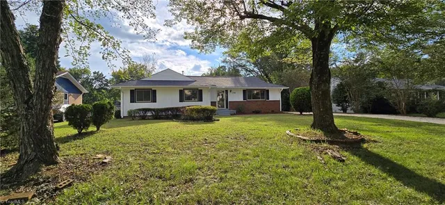 $285,000 | 1746 Stoneybrook Drive, High Point, NC 27265