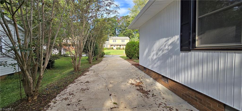 1746 Stoneybrook Drive High Point, NC 27265 - Photo 39 of 45