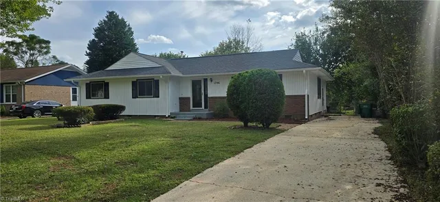$285,000 | 1746 Stoneybrook Drive, High Point, NC 27265