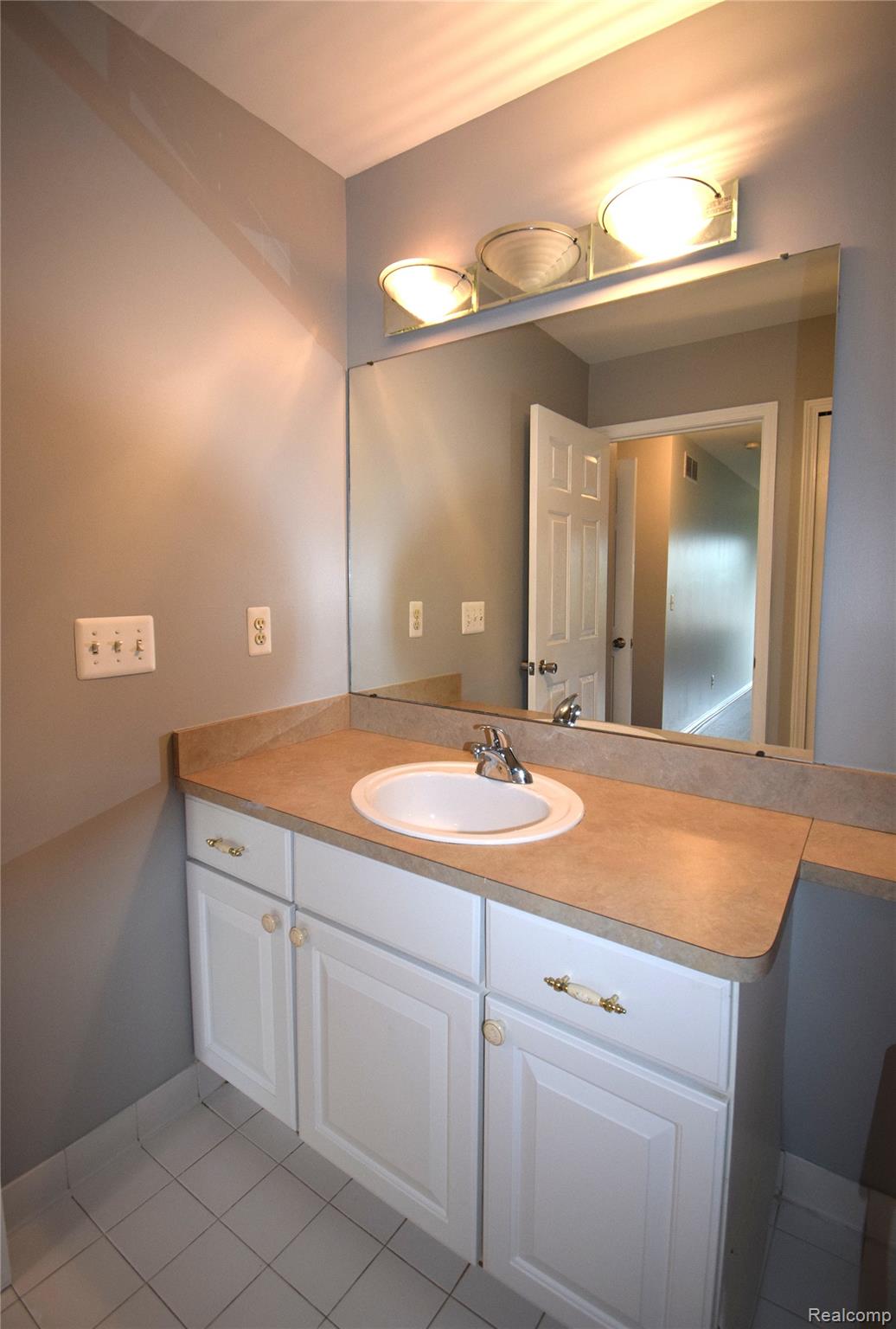 30112 Raintree Circle New Baltimore, MI 48047 - Photo 19 of 28 SEPT 21 095.JPG