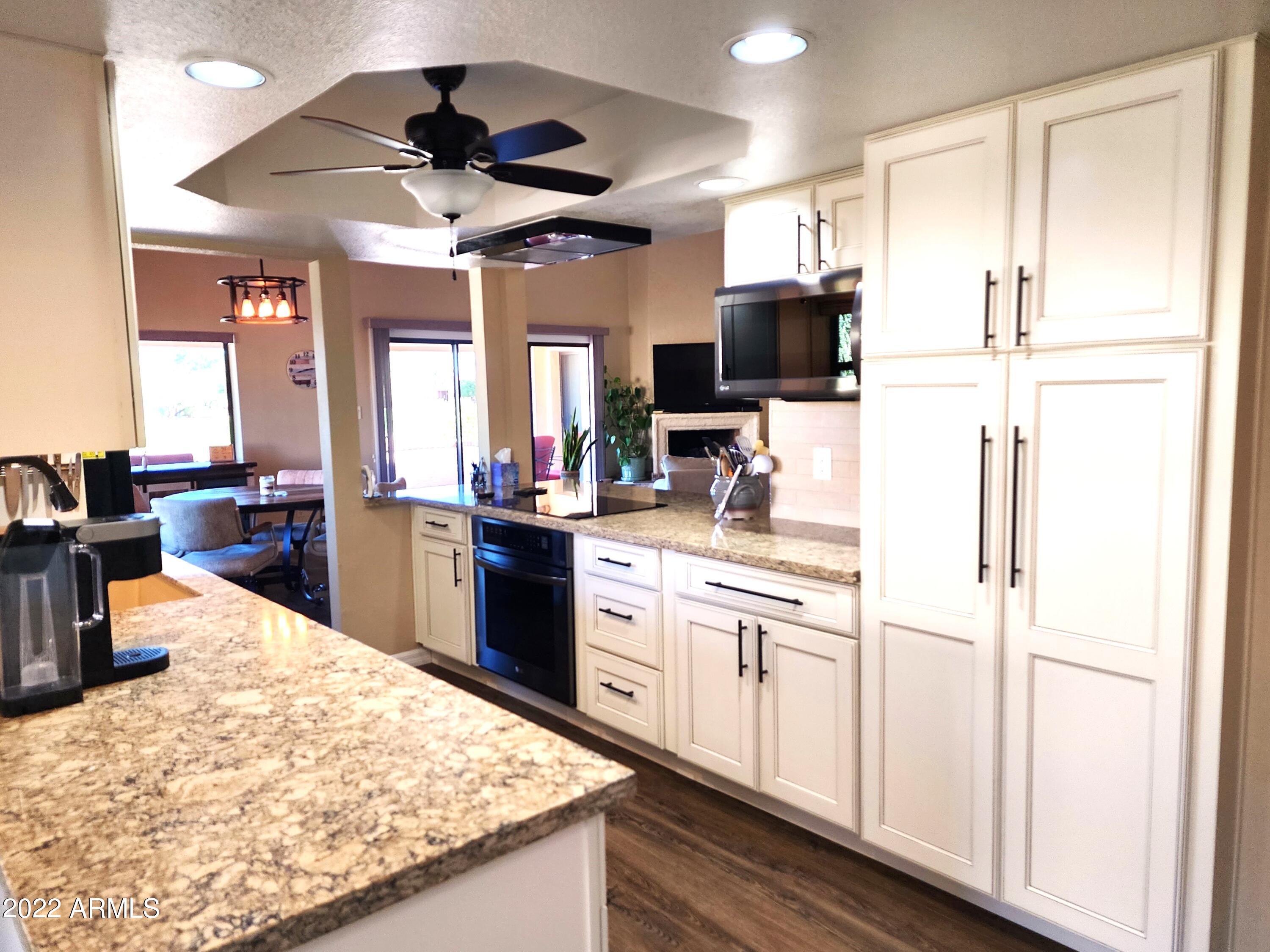 26409 North Arroyo Way Rio Verde, AZ 85263 - Photo 4 of 40 Beautifully remodeled kitchen
