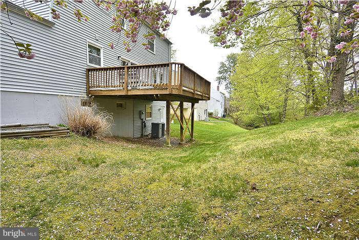 7607 Springfield Hills Drive Springfield, VA 22153 - Photo 28 of 30 Exterior (Rear)