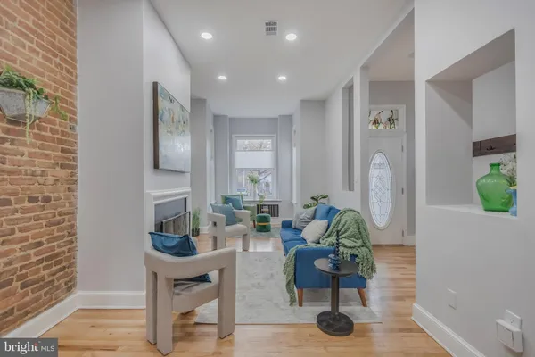 $1,460,000 | 239 8th Street Northeast, Washington, DC 20002