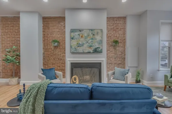 $1,460,000 | 239 8th Street Northeast, Washington, DC 20002
