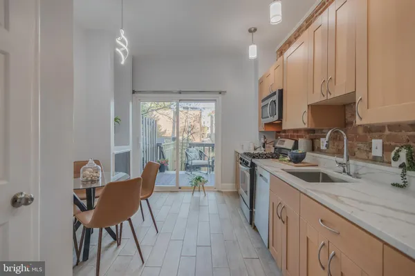 $1,460,000 | 239 8th Street Northeast, Washington, DC 20002