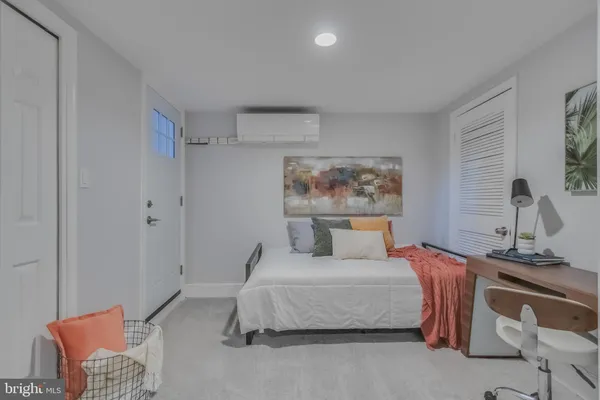 $1,460,000 | 239 8th Street Northeast, Washington, DC 20002