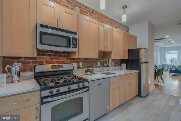 $1,460,000 | 239 8th Street Northeast, Washington, DC 20002