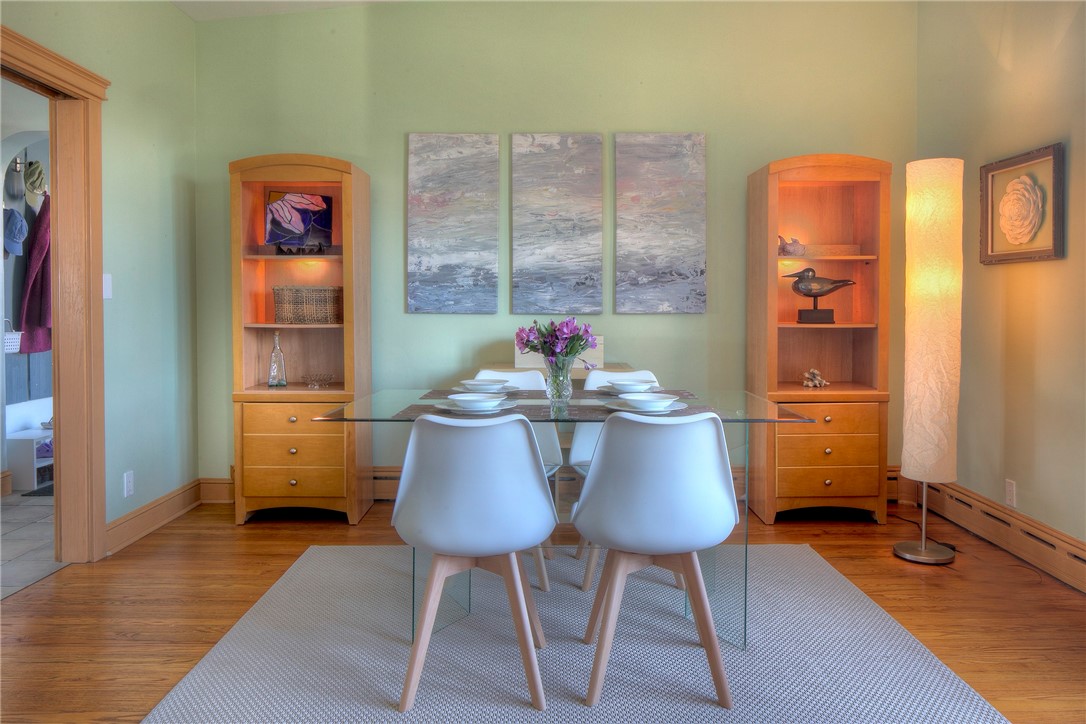 78 Point Road Portsmouth, RI 02871 - Photo 26 of 43 Front living room with dining space