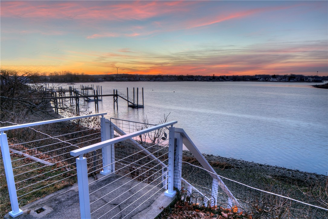 78 Point Road Portsmouth, RI 02871 - Photo 4 of 43 Gallery Image 4