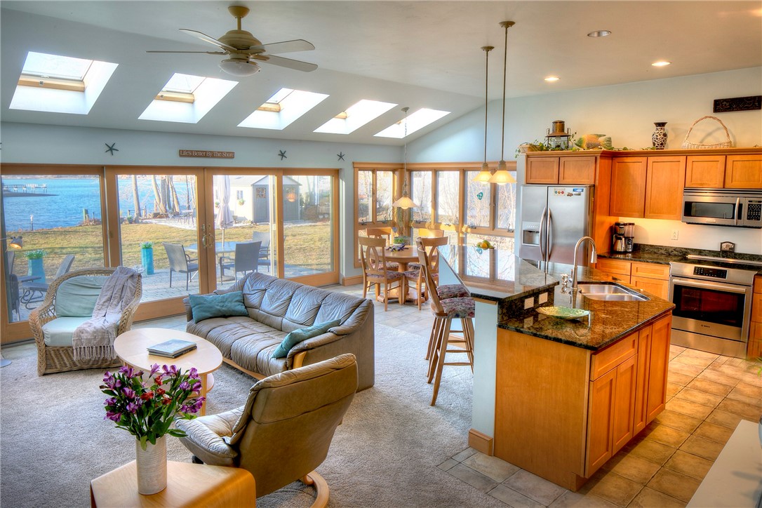 78 Point Road Portsmouth, RI 02871 - Photo 6 of 43 Great room / open kitchen