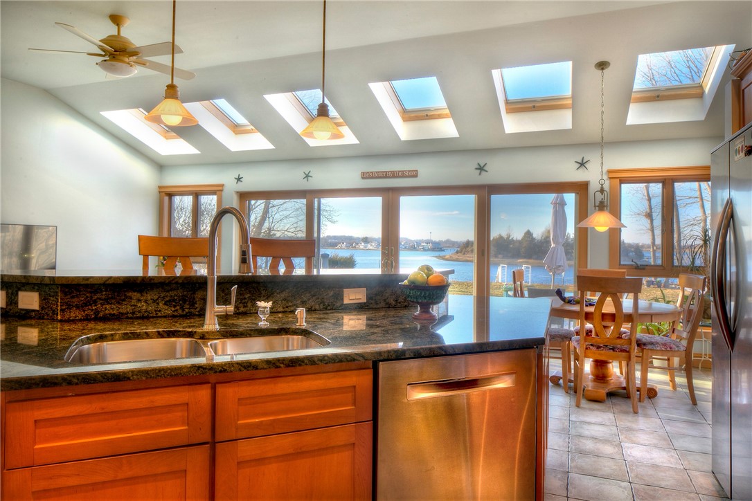 78 Point Road Portsmouth, RI 02871 - Photo 8 of 43 Kitchen