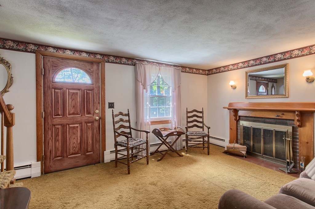 21 Condor Road Reading, MA 01867 - Photo 6 of 28 Gallery Image 6