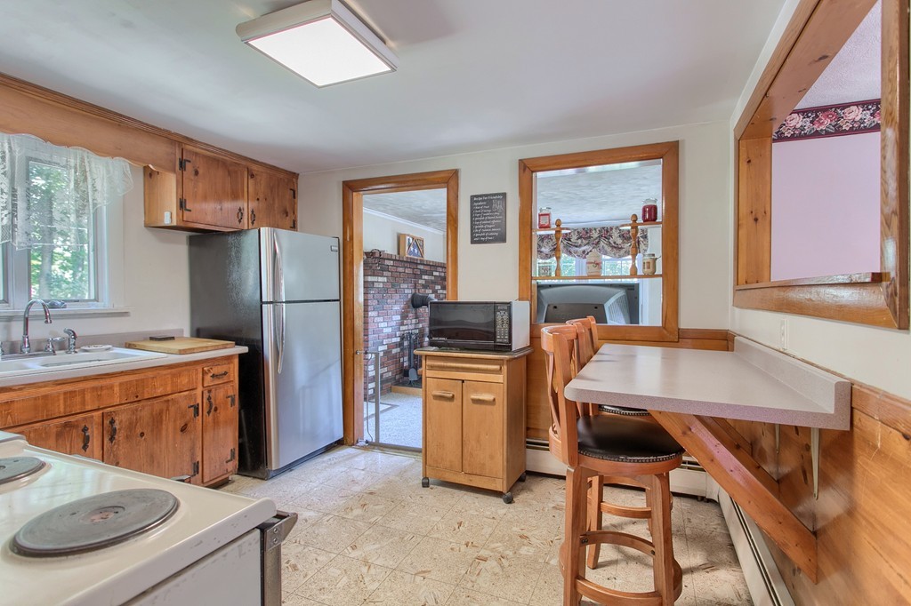 21 Condor Road Reading, MA 01867 - Photo 10 of 28 Gallery Image 10