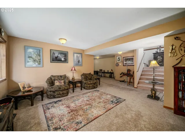 $750,000 | 11046 Win Stanley Drive Southeast, Lyons, OR 97358