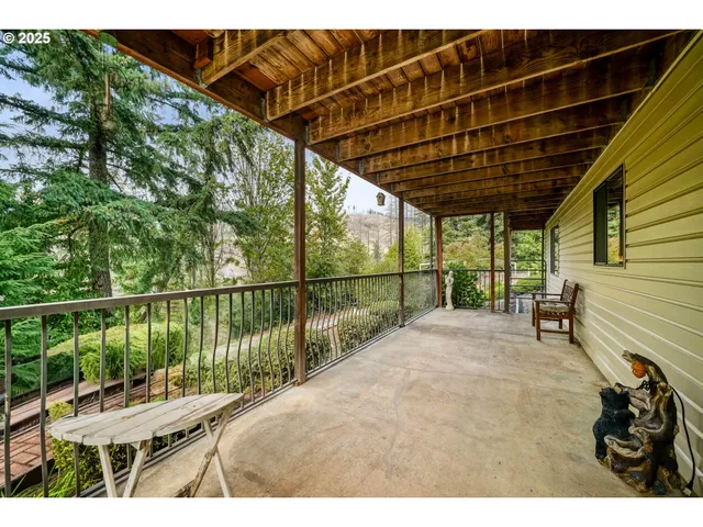 $750,000 | 11046 Win Stanley Drive Southeast, Lyons, OR 97358