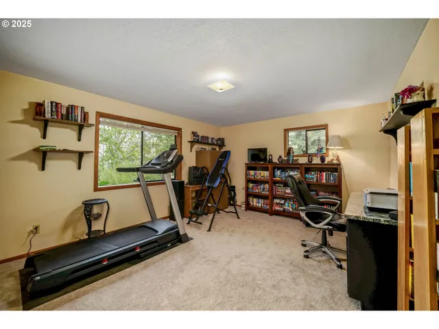 $750,000 | 11046 Win Stanley Drive Southeast, Lyons, OR 97358