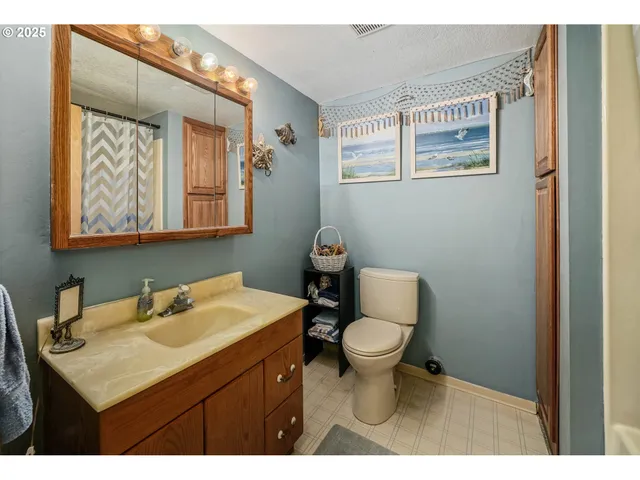 $750,000 | 11046 Win Stanley Drive Southeast, Lyons, OR 97358