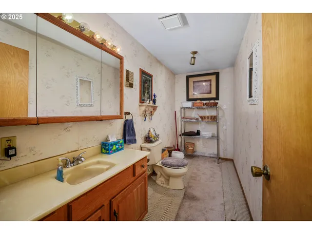 $750,000 | 11046 Win Stanley Drive Southeast, Lyons, OR 97358