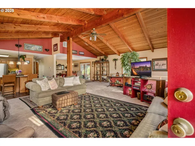 $750,000 | 11046 Win Stanley Drive Southeast, Lyons, OR 97358