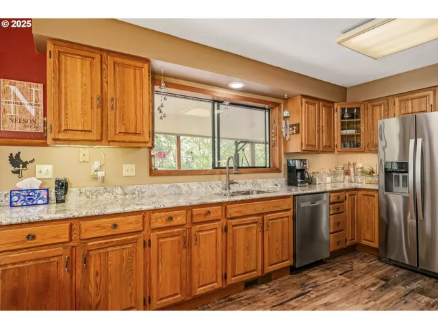 $750,000 | 11046 Win Stanley Drive Southeast, Lyons, OR 97358