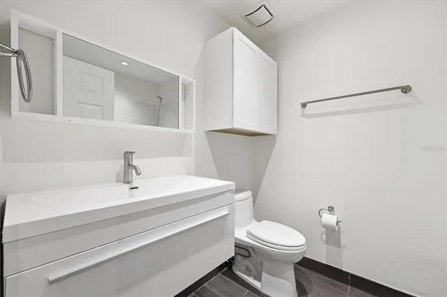 $3,900 | 2802 West North A Street, Tampa, FL 33609