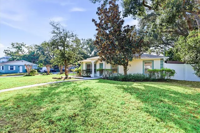 $3,900 | 2802 West North A Street, Tampa, FL 33609