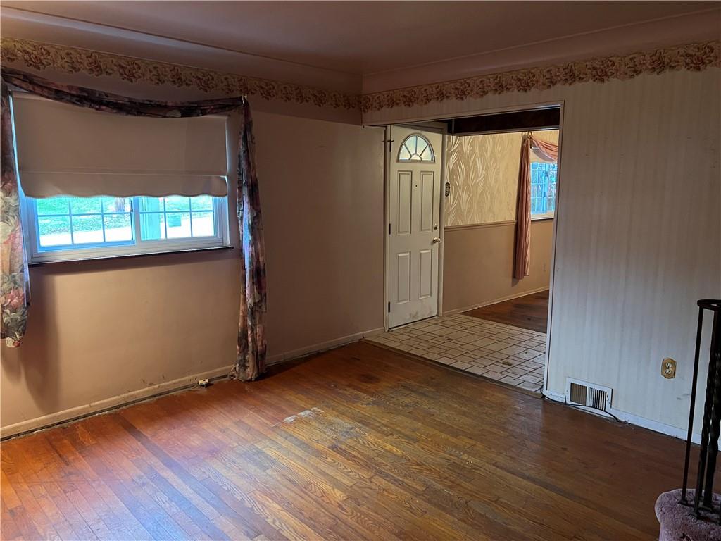 2618 Reiter Road Pittsburgh, PA 15235 - Photo 4 of 17 Gallery Image 4