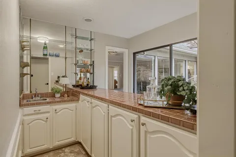 $975,000 | 9510 Hill View Drive, Dallas, TX 75231