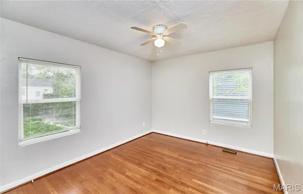 $1,200 | 10214 St Anthony, St. Ann, MO 63074