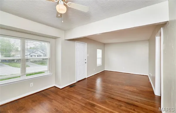 $1,200 | 10214 St Anthony, St. Ann, MO 63074