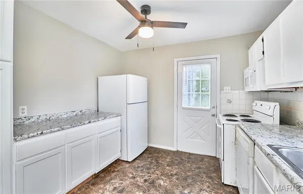 $1,200 | 10214 St Anthony, St. Ann, MO 63074