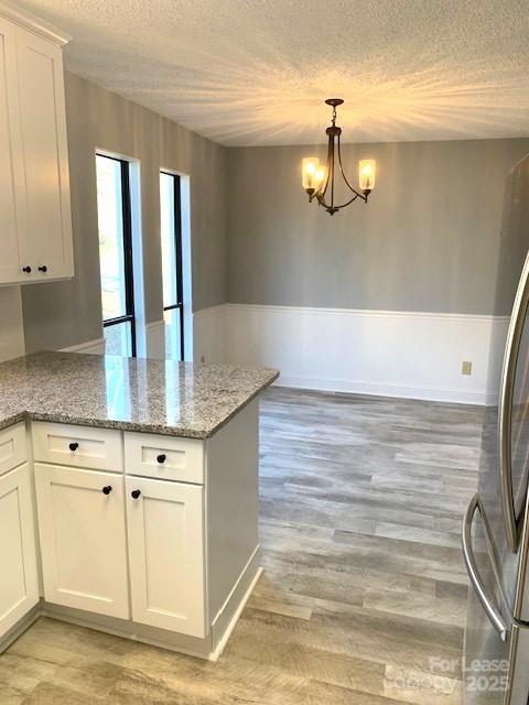 11112 5 Cedars Road Charlotte, NC 28226 - Photo 20 of 25 a view of a kitchen with granite countertop