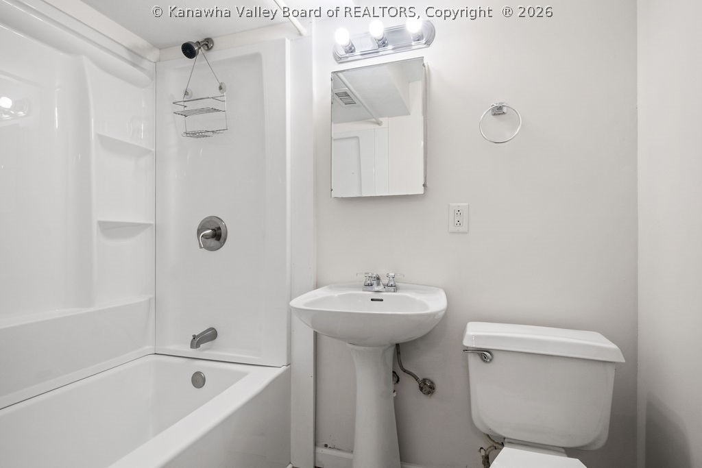 1384 Nottingham Road Charleston, WV 25314 - Photo 38 of 45 Gallery Image 38